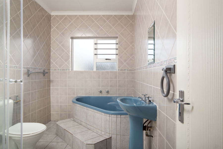 To Let 3 Bedroom Property for Rent in Port Owen Western Cape